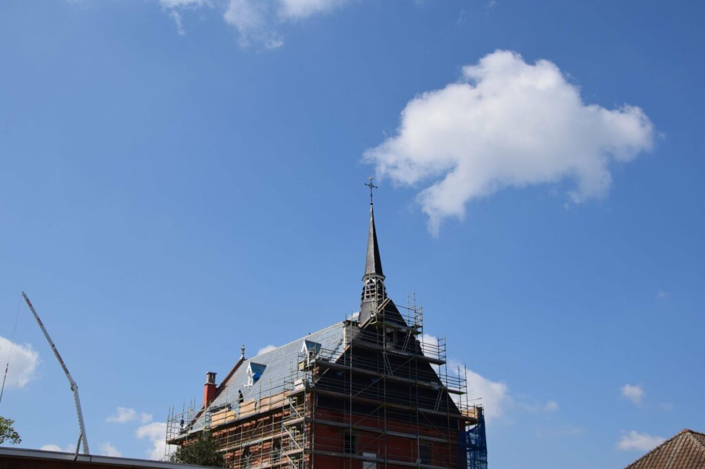 
Claes dakwerken renovatie kerk