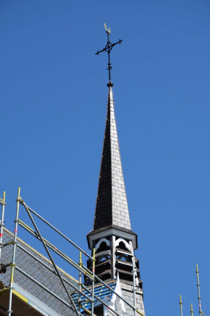 
Claes dakwerken renovatie kerk