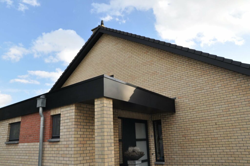 
												Claesdakwerken renovatie realisatie huis